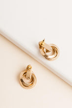 Load image into Gallery viewer, Circle Chain Earrings
