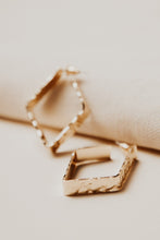 Load image into Gallery viewer, Rhys Earrings
