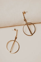 Load image into Gallery viewer, Harper Earrings
